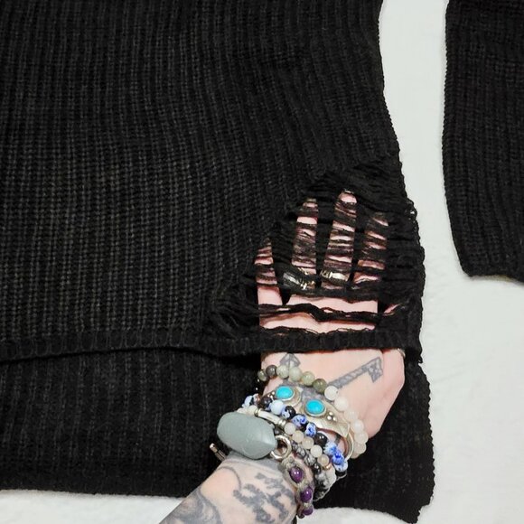 Polly & Esther ✦ Black Distressed High-Low Sweater ✦ V-Neck Ribbed Knit Sz M NWT - Picture 3 of 10